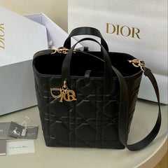 MEDIUM TOUJOURS BUCKET BAG 22 IN BLACK CANNAGE CALFSKIN