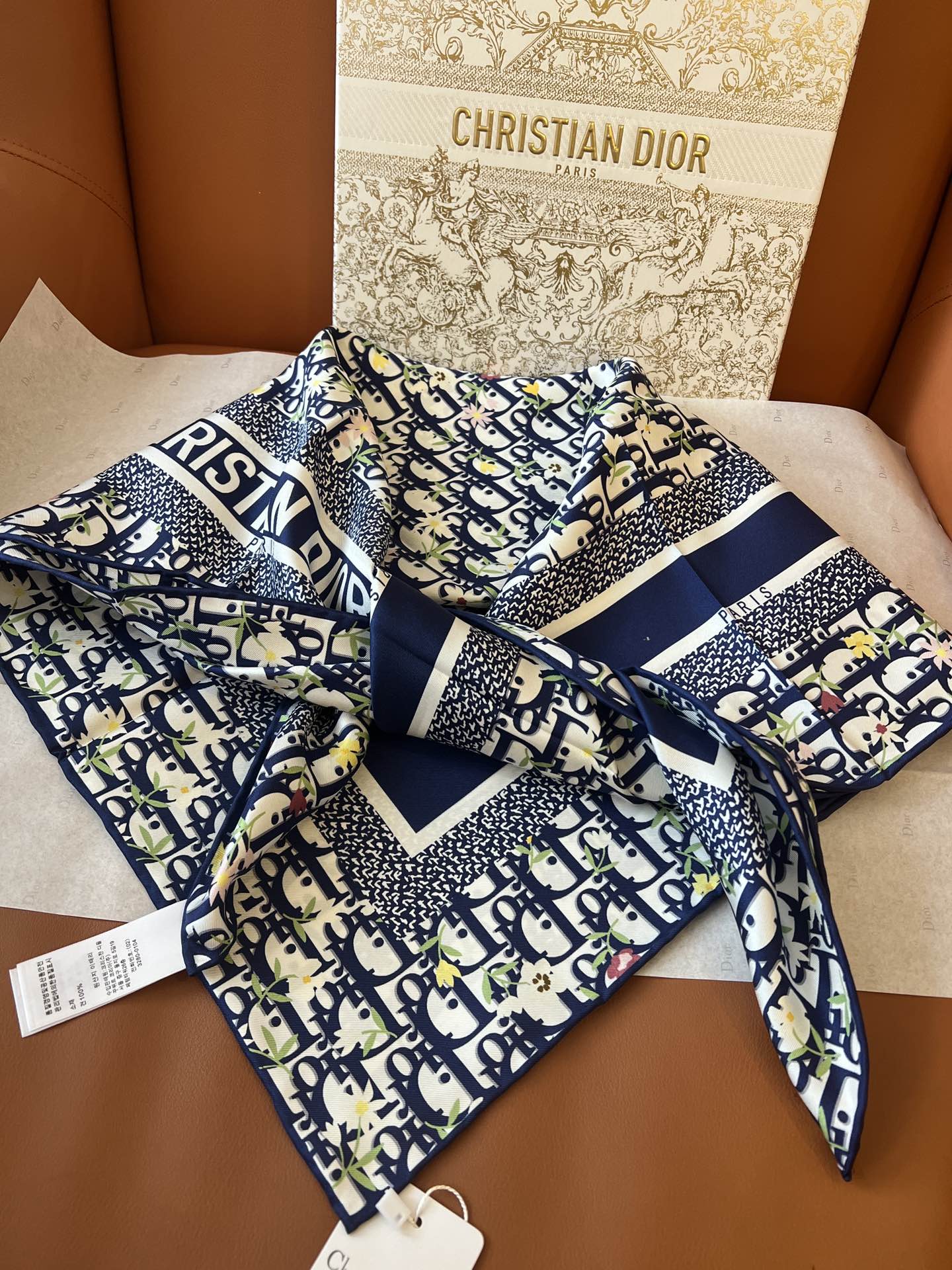 DIOR SCARF 90 CM IN SILK 600340