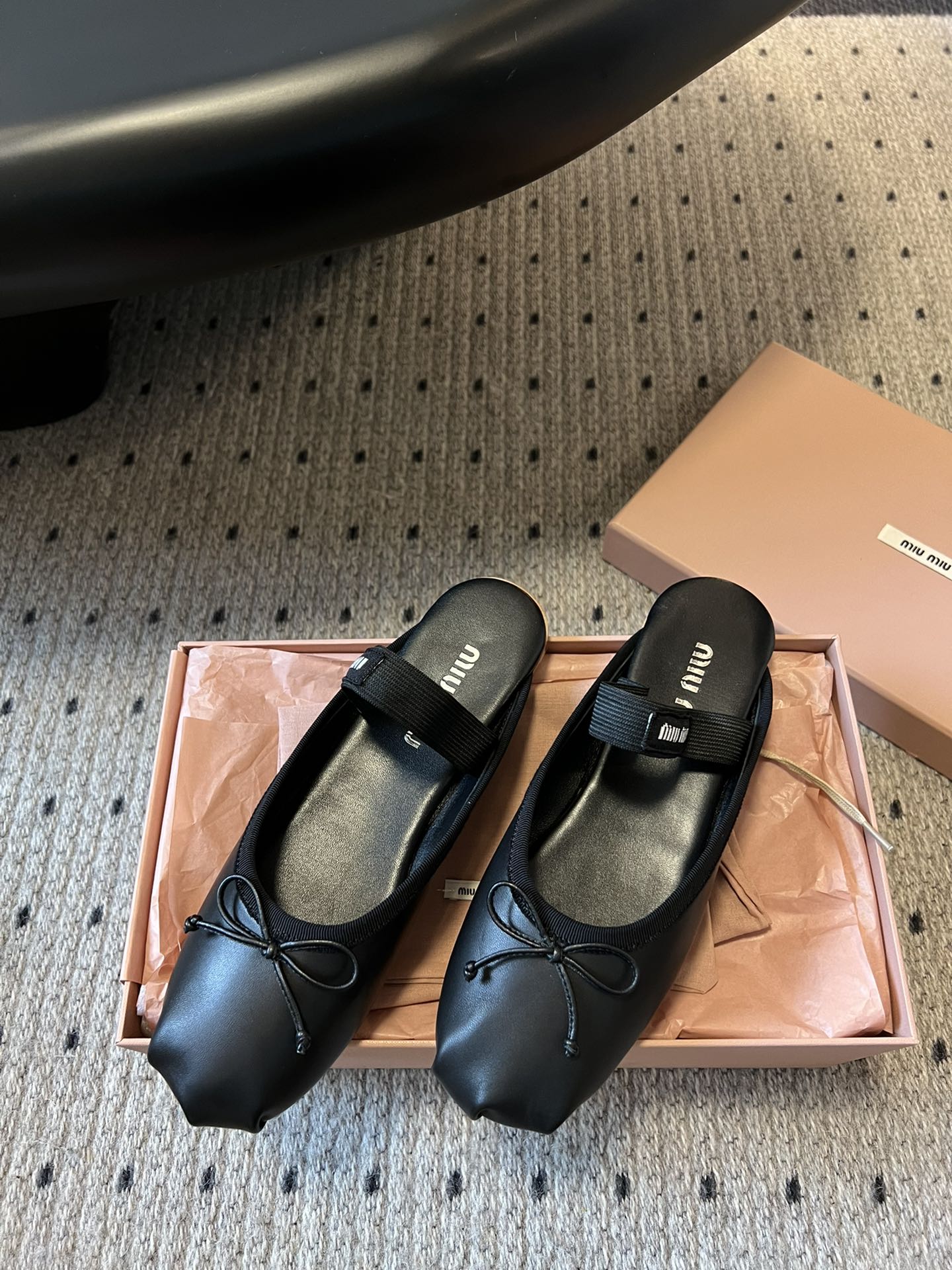 MIUMIU 26S BALLET MULES IN BLACK CALFSKIN WITH BOW