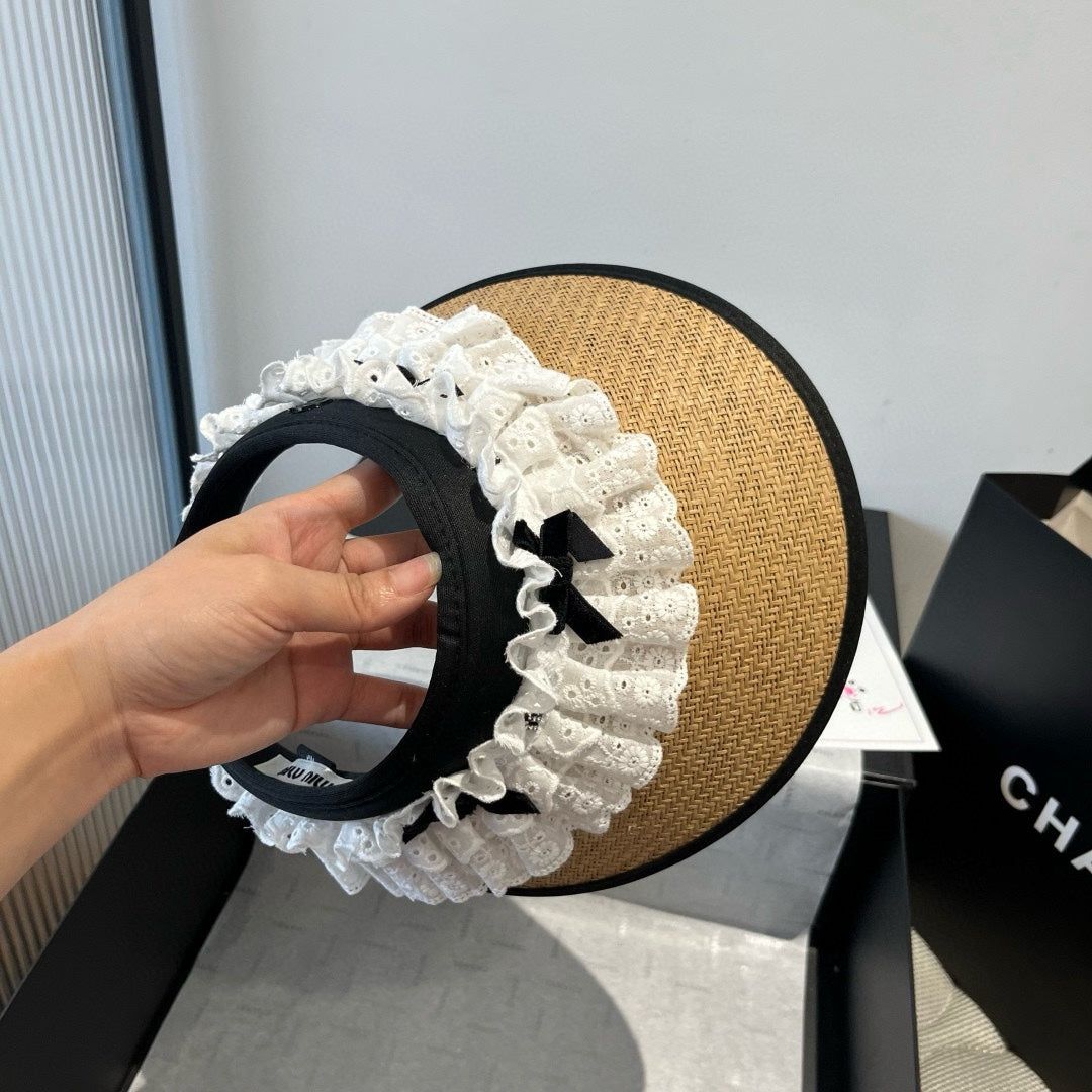 MM OPEN-TOP STRAW HAT IN BEIGE MIX WHITE EYELET FABRIC