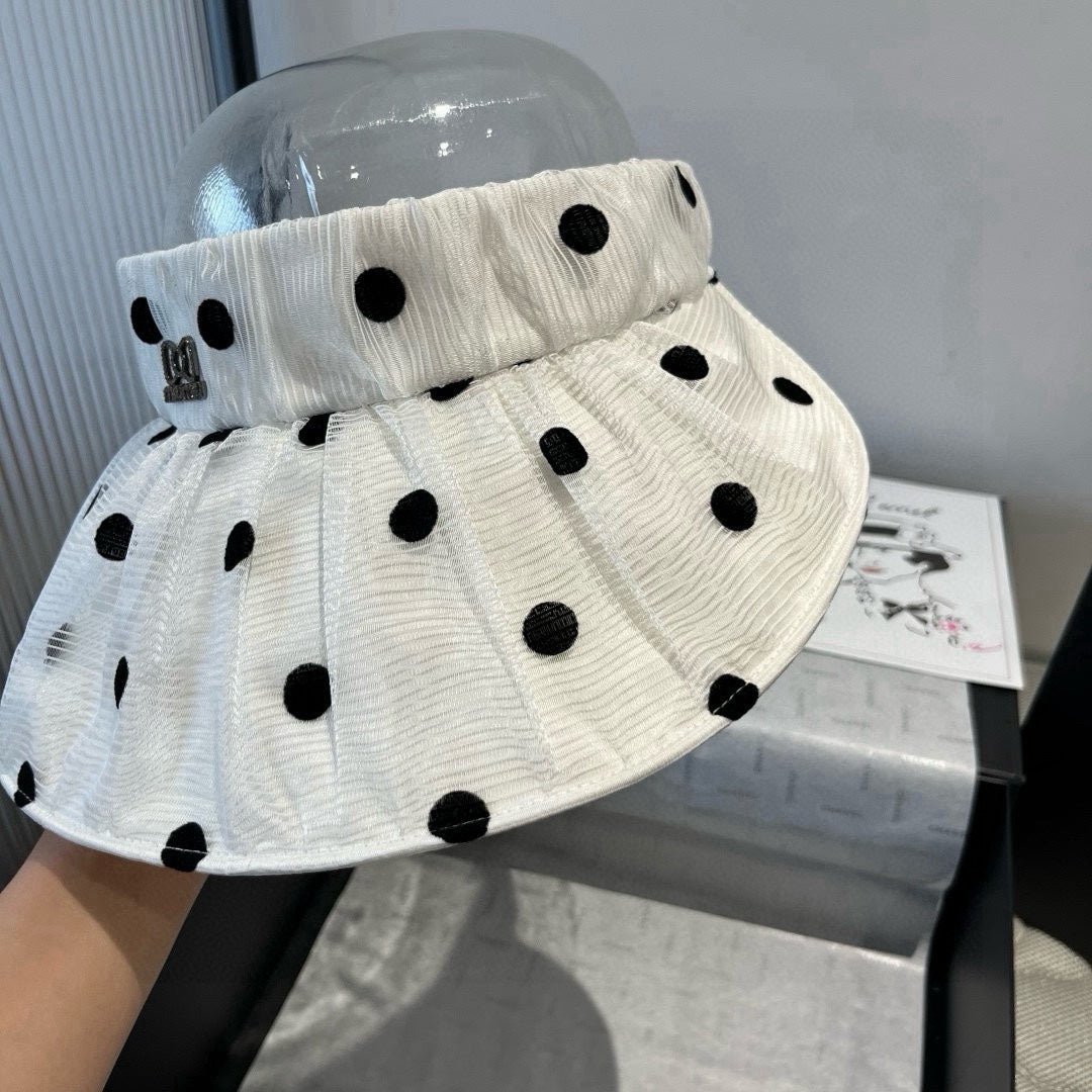 MM OPEN-TOP HAT IN WHITE WITH POLKA DOTS FABRIC