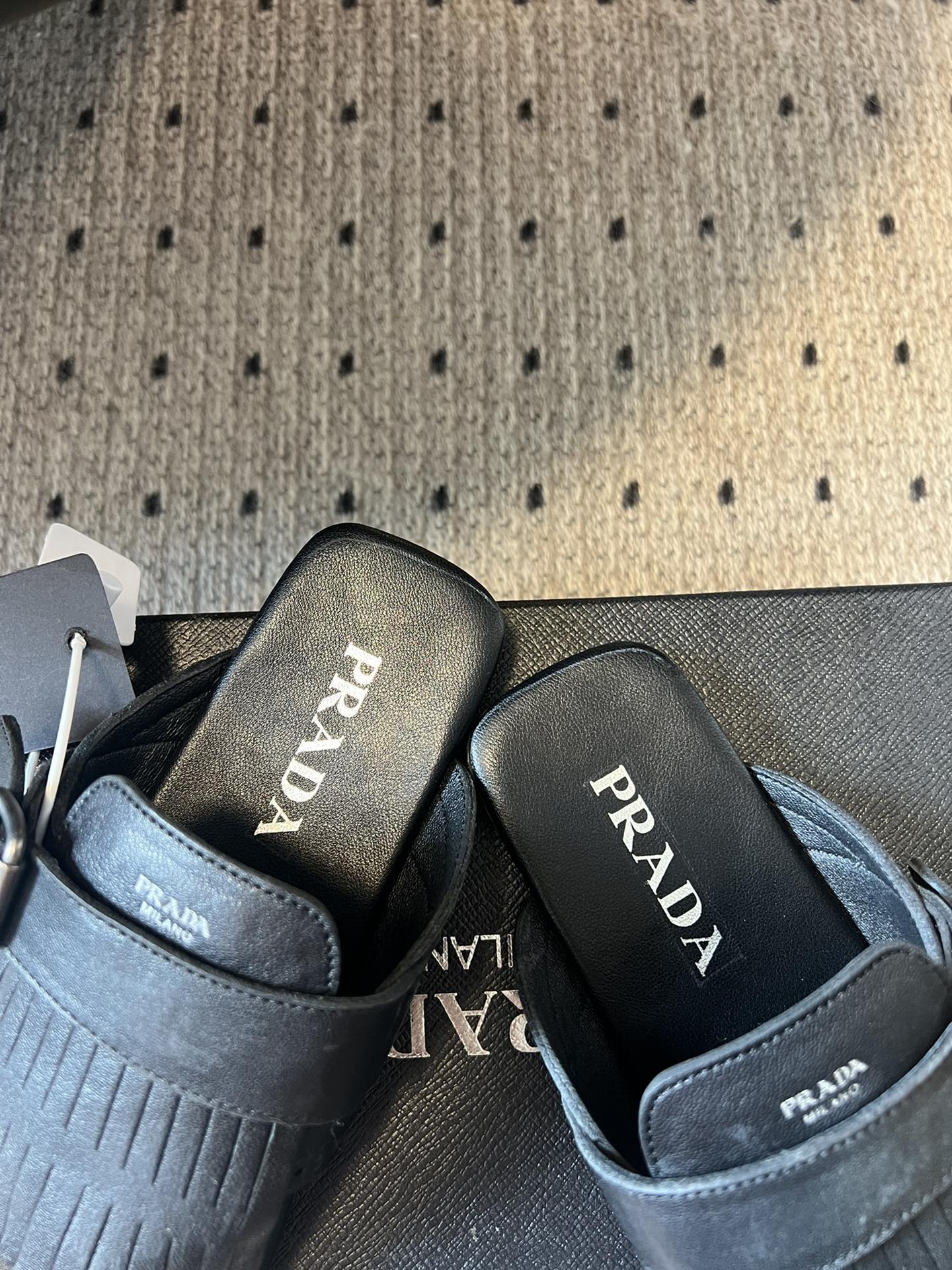 PRADA 25S SHUFFLE LEATHER THONG SANDALS IN BLACK CALFSKIN