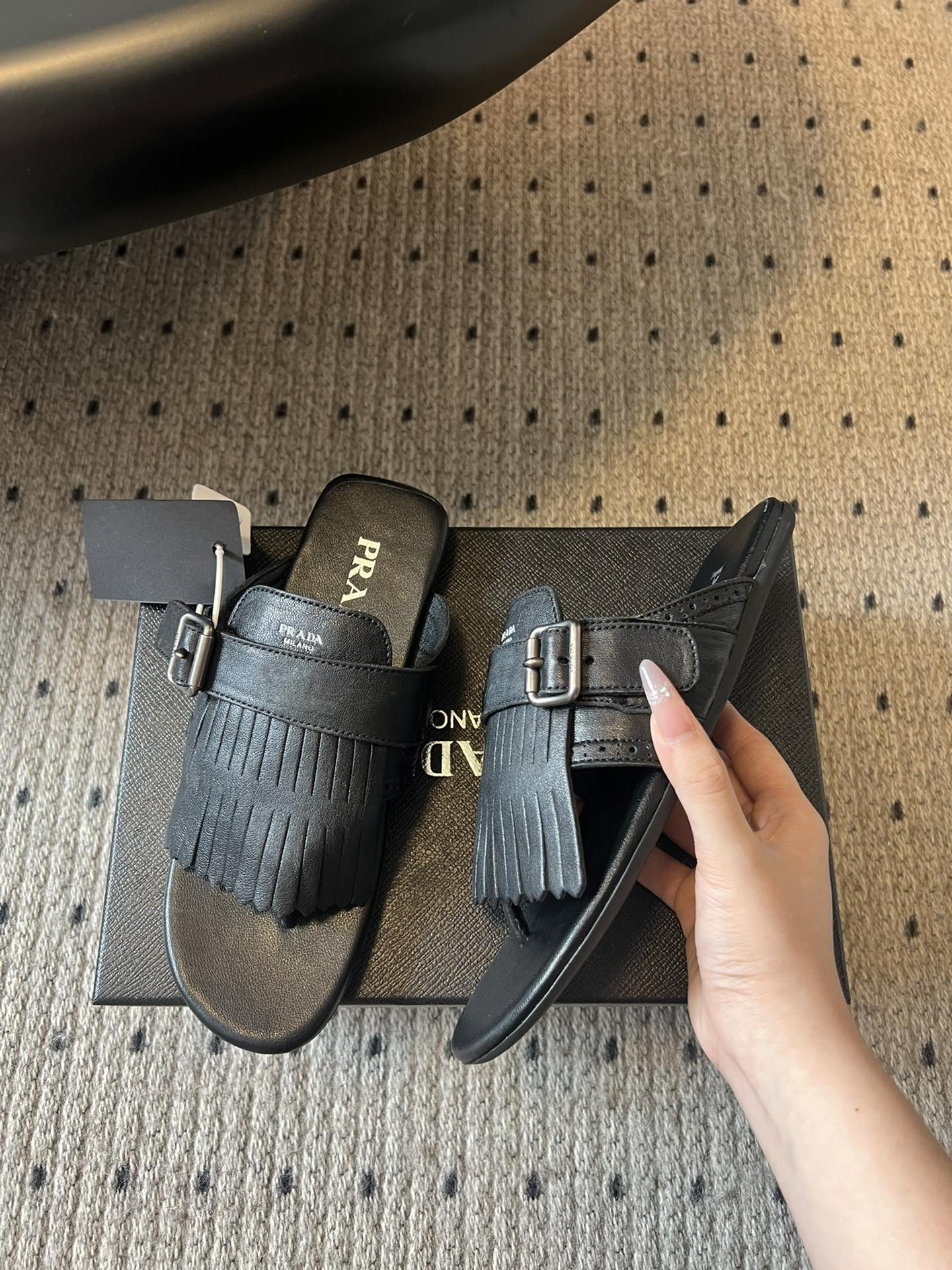 PRADA 25S SHUFFLE LEATHER THONG SANDALS IN BLACK CALFSKIN
