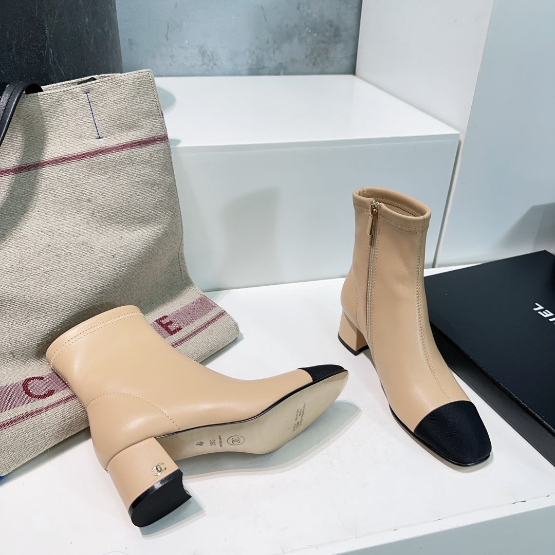 CHANEL ANKLE BOOTS 25S 45 MM IN BEIGE AND BLACK LAMBSKIN WITH ZIPPER
