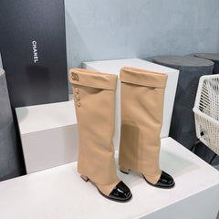 CHANEL HEELED KNEE-HIGH BOOTS 25S 85 MM IN BEIGE LAMBSKIN WITH GOLD HARDWARE