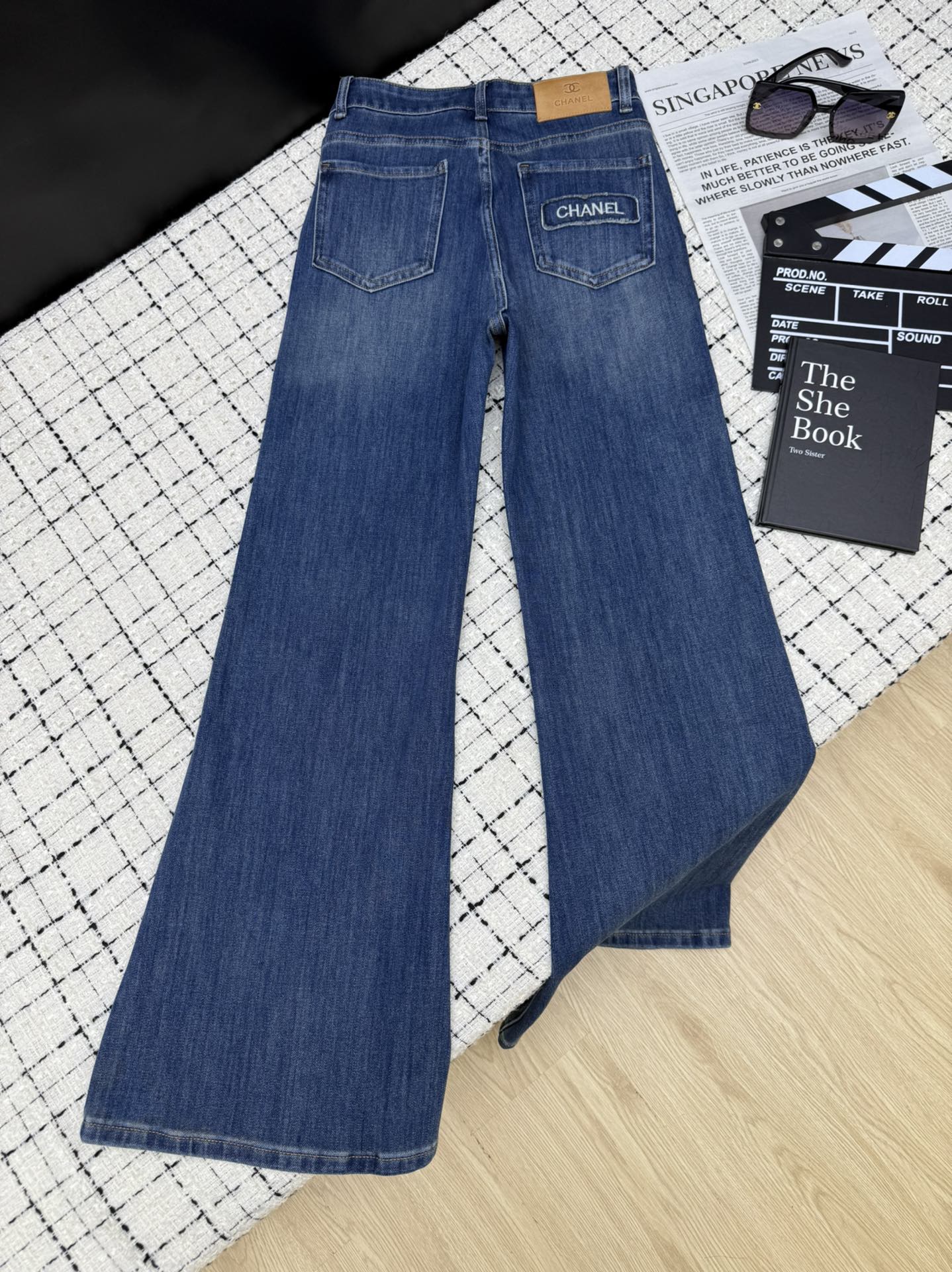 CHANEL 26S FLARED JEANS 759