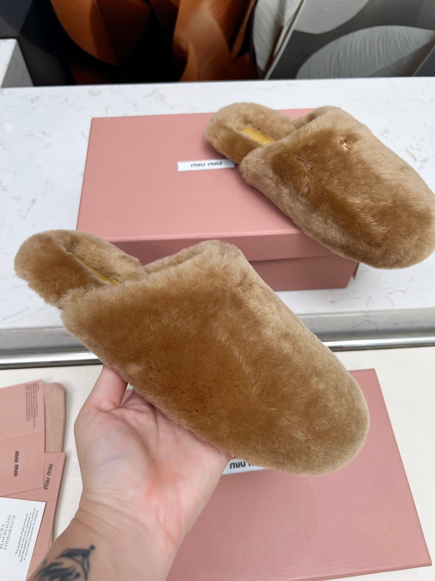 MIUMIU 26S MULES IN LIGHT BROWN SHEARLING 