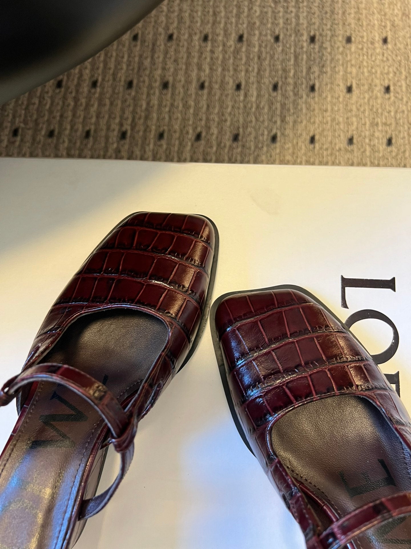 LOEWE 26S ONDA MULE 45MM IN WINE RED EMBOSSED CROCODILE CALFSKIN