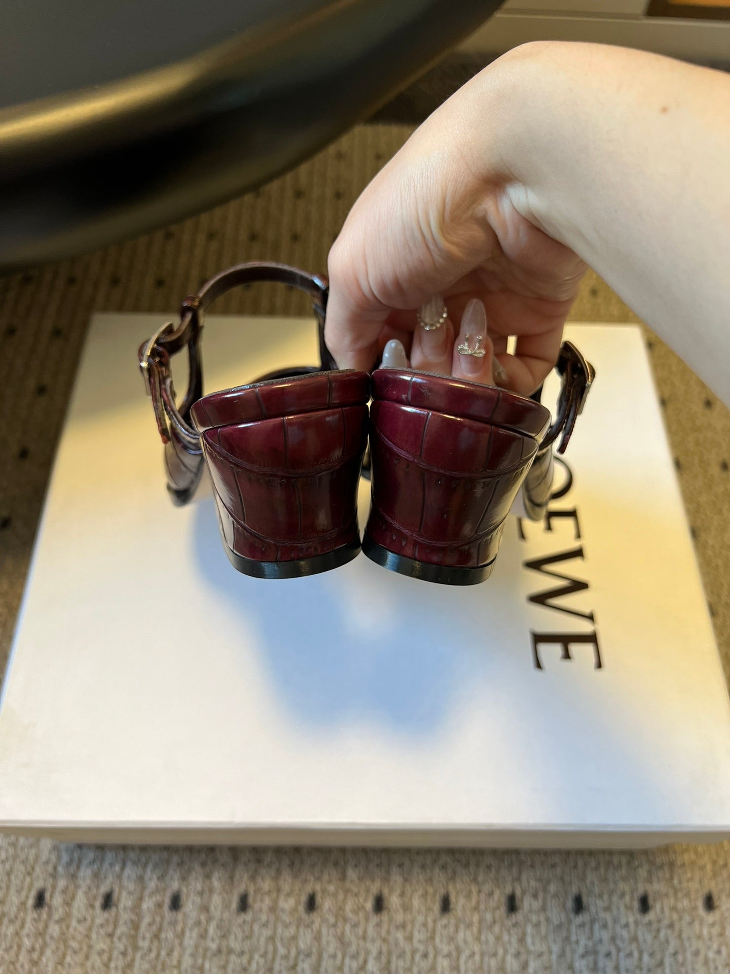 LOEWE 26S ONDA MULE 45MM IN WINE RED EMBOSSED CROCODILE CALFSKIN