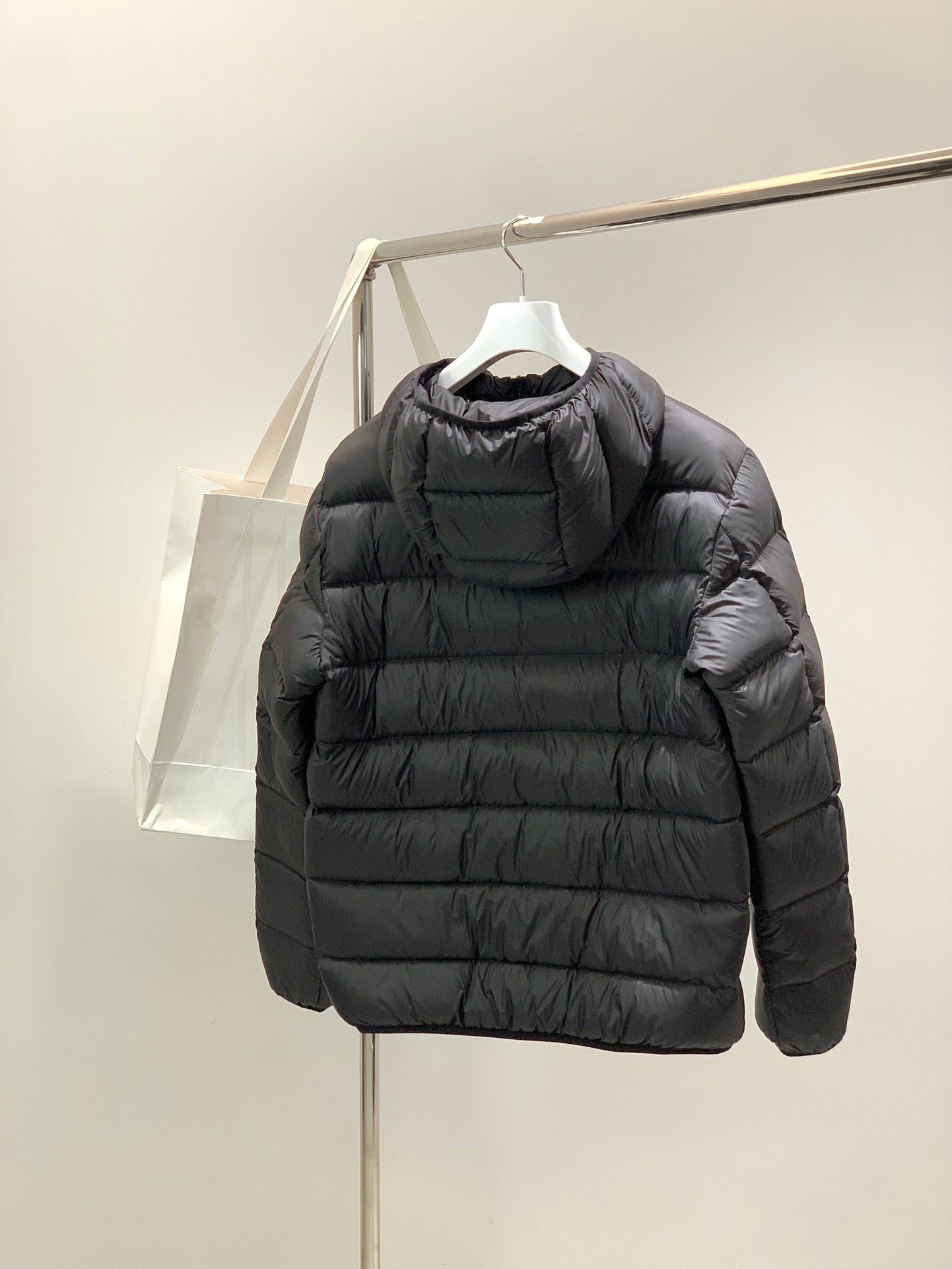 MONCLER 25S DOWN JACKET 300
