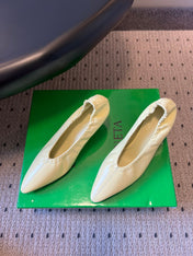 BOTTEGA VENETA 26S HIGH HEELS 40 MM IN CREAM WHITE CALFSKIN