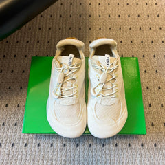 BOTTEGA VENETA 26S SNEAKERS IN CREAM WHITE SUEDE AND MESH FABRIC