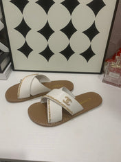 CHANEL 26S SANDALS IN WHITE CALFSKIN WITH DOUBLE C CHAIN DETAIL