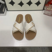 CHANEL 26S SANDALS IN WHITE CALFSKIN WITH DOUBLE C CHAIN DETAIL