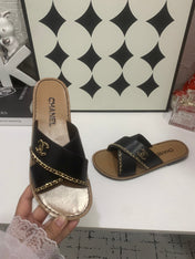 CHANEL 26S SANDALS IN BLACK CALFSKIN WITH DOUBLE C CHAIN DETAIL