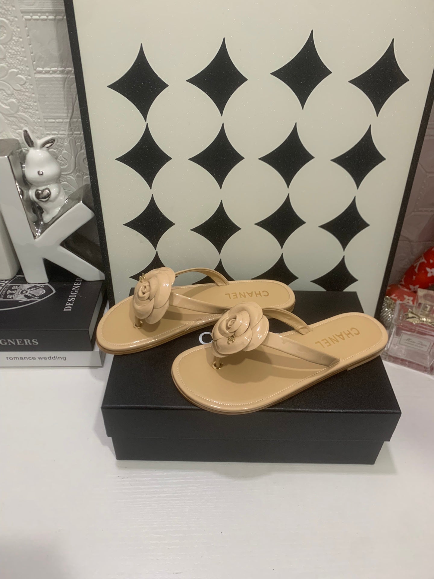 CHANEL 26S THONG SANDALS IN BEIGE LAMBSKIN WITH FLORAL