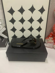 CHANEL 26S THONG SANDALS IN BLACK LAMBSKIN WITH FLORAL