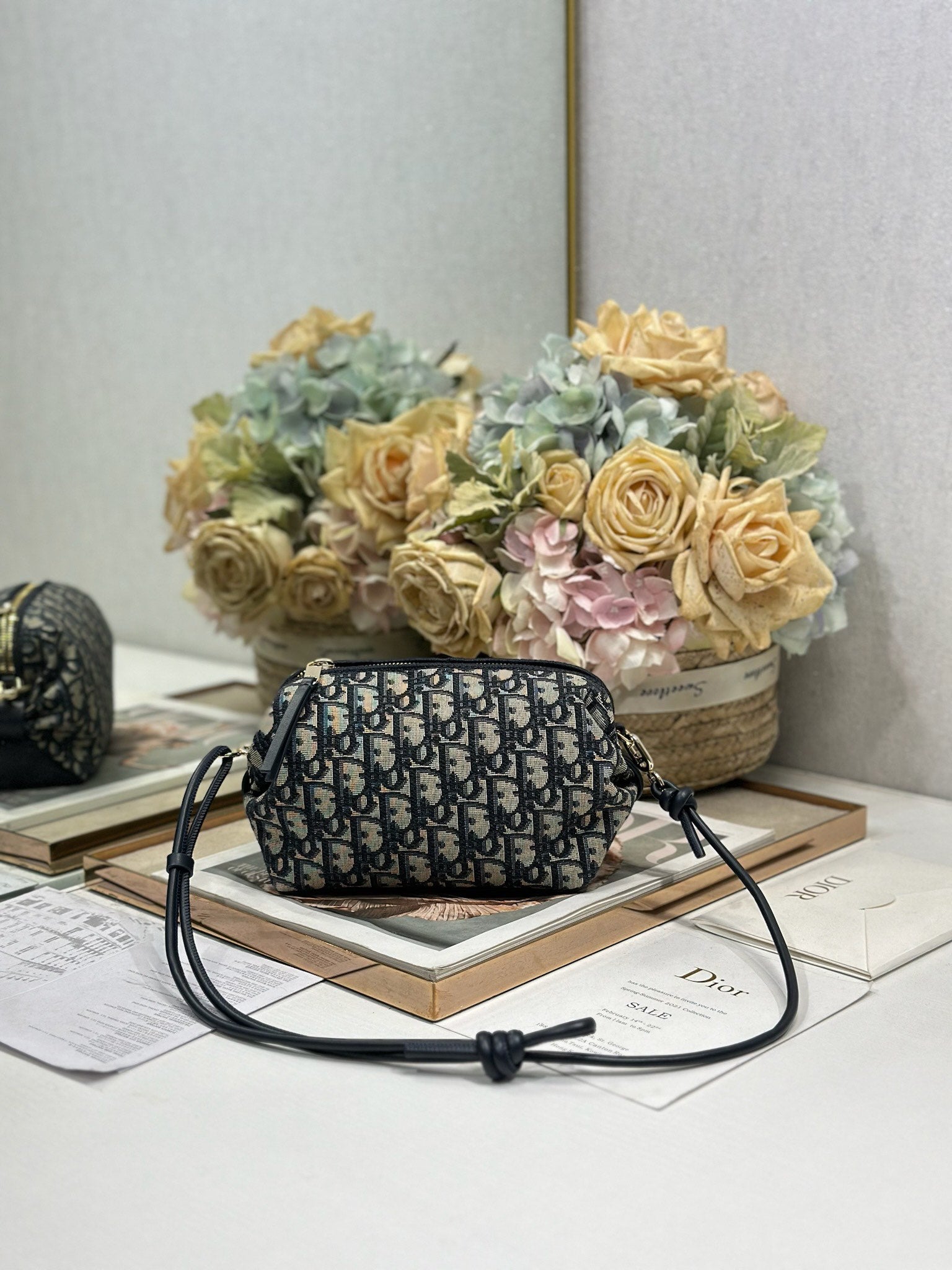 DIOR 26S BOW POUCH BAG 20 IN BLACK AND BEIGE OBLIQUE JACQUARD