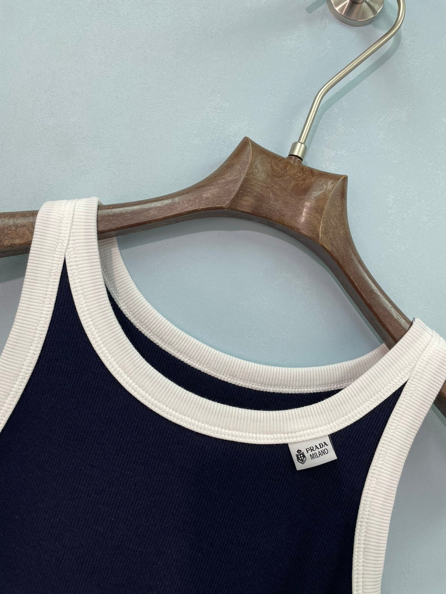 PRADA 26S SLEEVELESS TOP STYLE 946