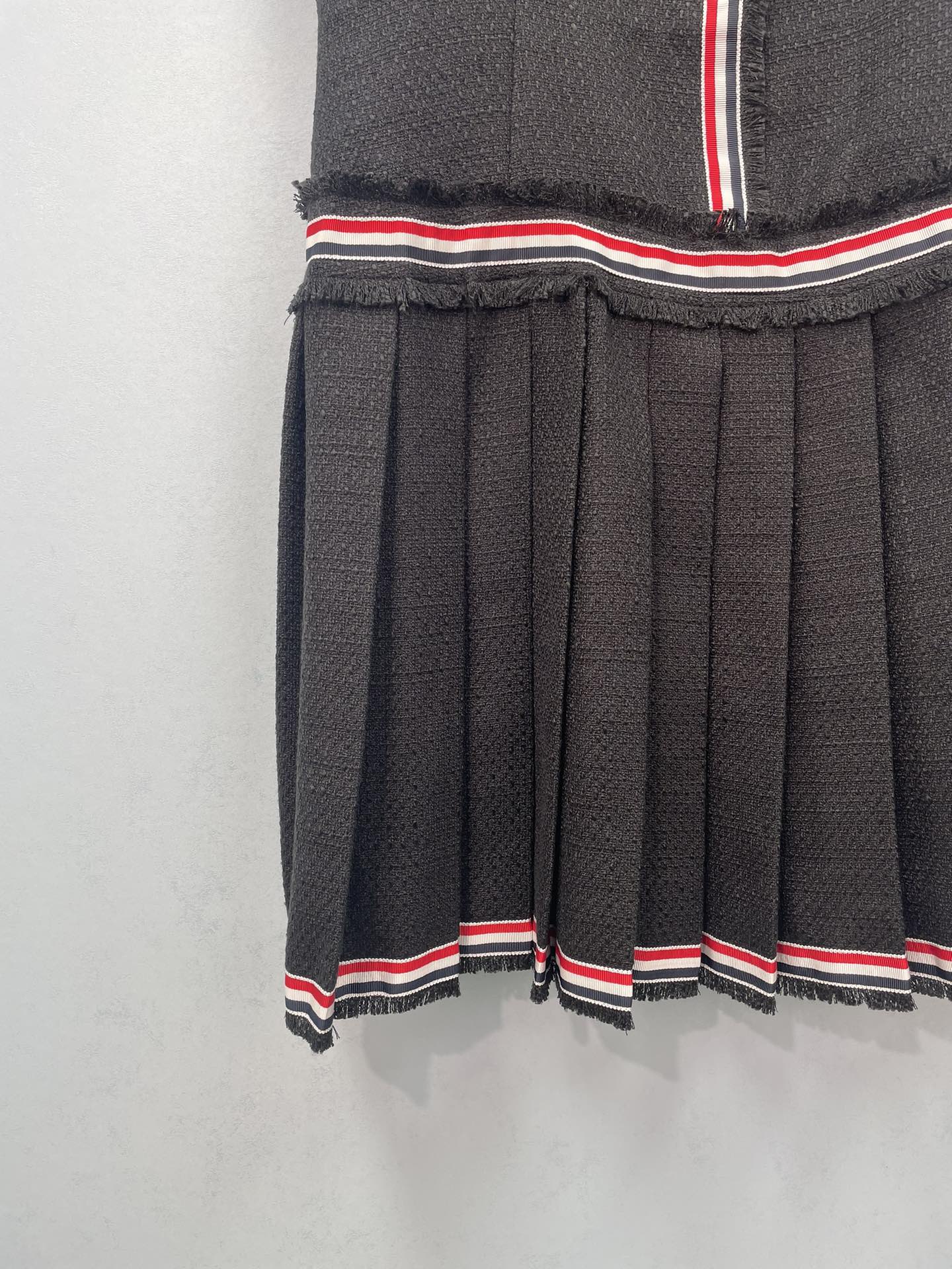 CHANEL 26S SHORT SLEEVE PLEATED DRESS 1535