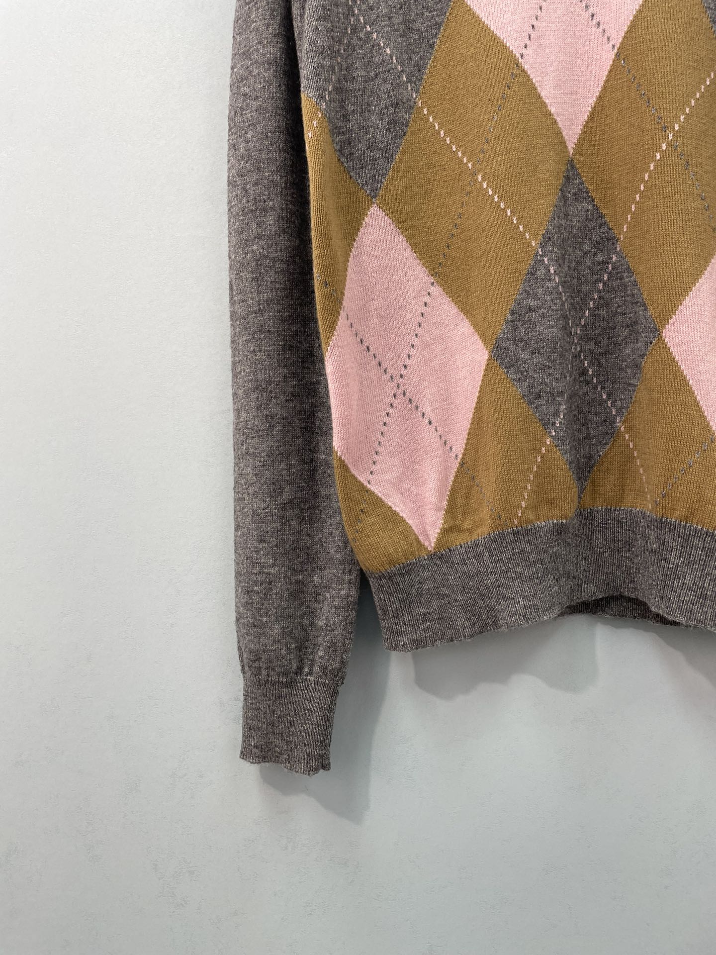 PRADA 26S V-NECK ARGYLE KNIT SWEATER 1077