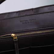 BV MEDIUM ANDIAMO 32 BROWN LAMBSKIN GOLD HARDWARE