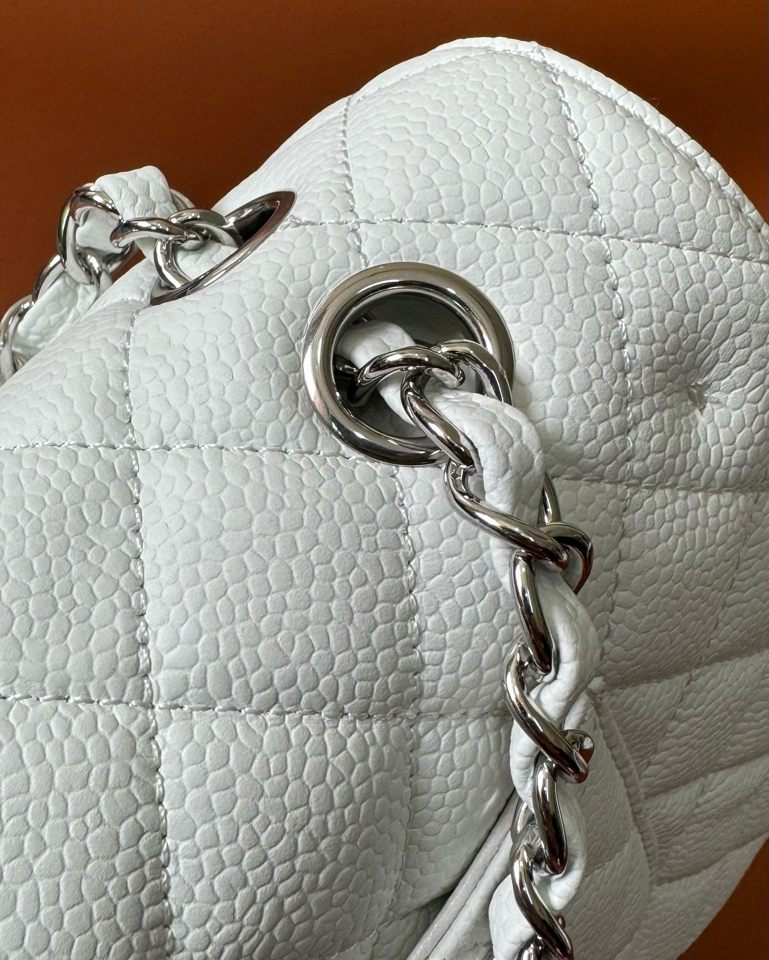 FLAP BAG 25 IN WHITE CAVIAR LAMBSKIN SILVER HARDWARE