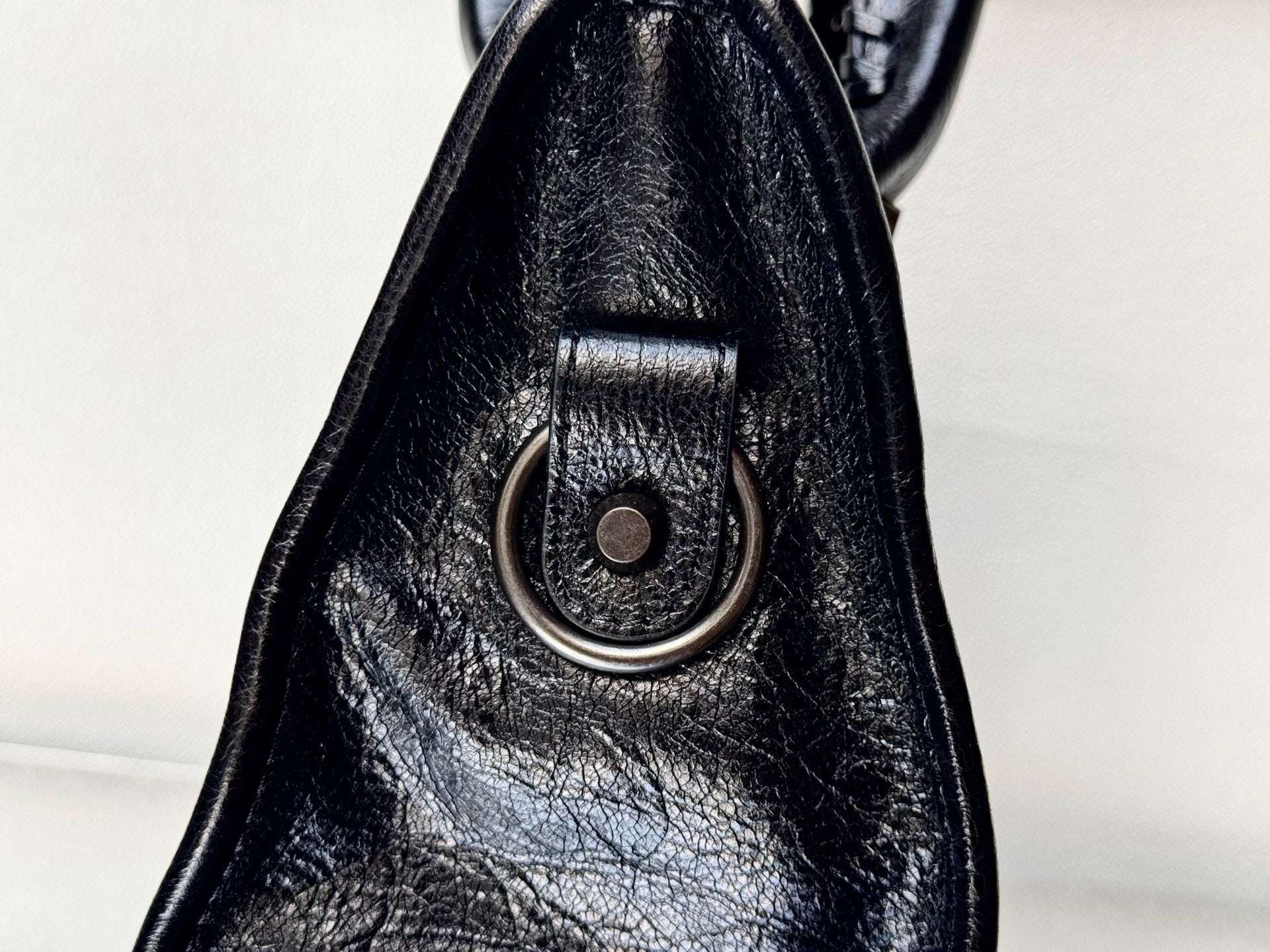 MEDIUM 39 LE CITY BAG IN BLACK LEATHER