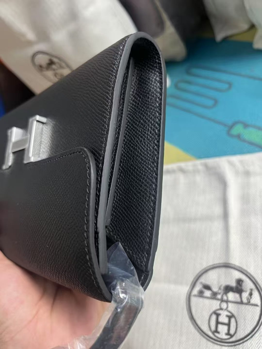 CONSTANCE SHOULDER BAG  IN BLACK CALFSKIN