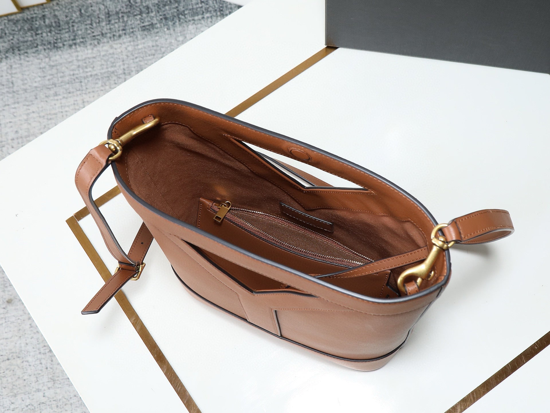 YSL Y BUCKET BAG 30 IN BROWN CALFSKIN