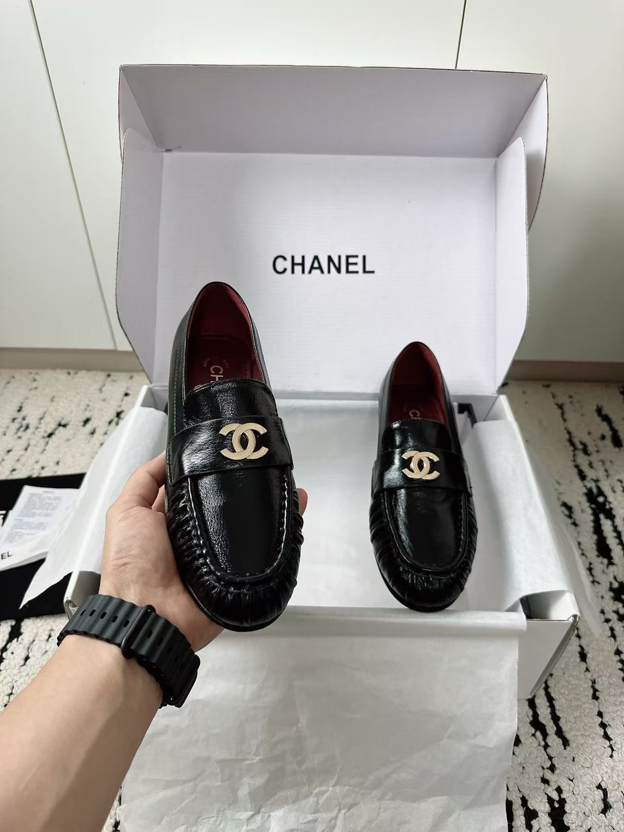CHANEL 26S CC LOAFERS IN BLACK CALFSKIN 27726