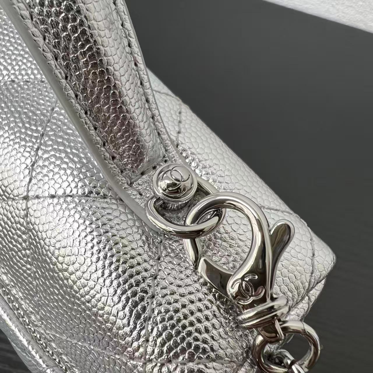 CHANEL 26S QUILTED VANITY CASE IN SILVER CAVIAR