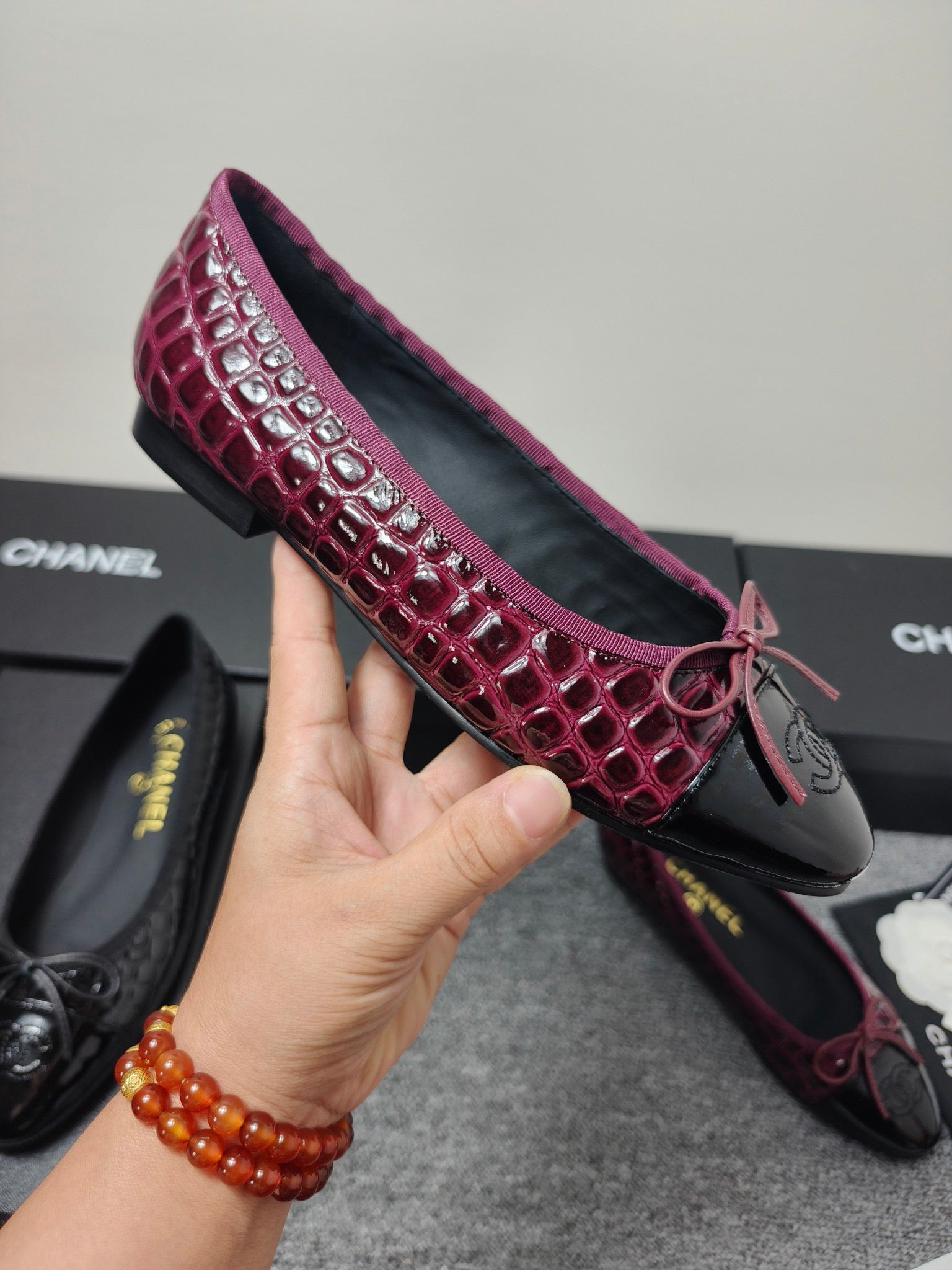 CHANEL 26S BALLET FLATS IN BLACK & BURGUNDY PATENT LEATHER