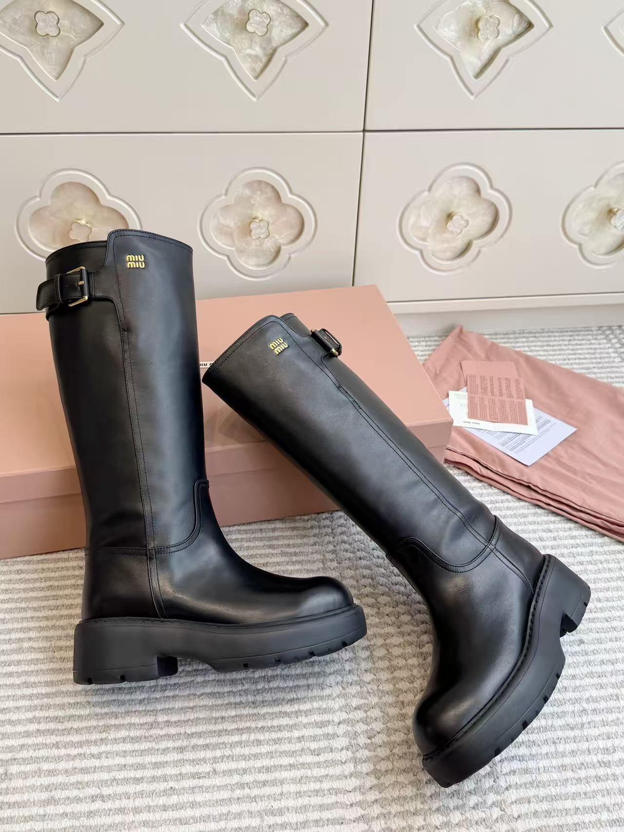 MIU MIU 26S KNEE-HIGH RIDING BOOTS IN BLACK CALFSKIN