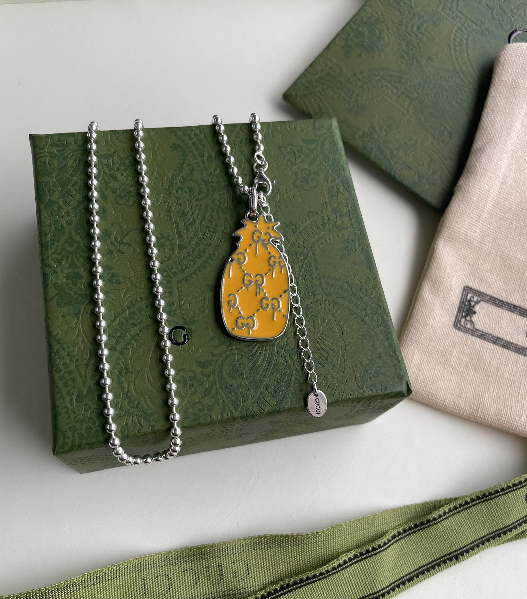 GG NECKLACE PENDANT PINEAPPLE PATTERN