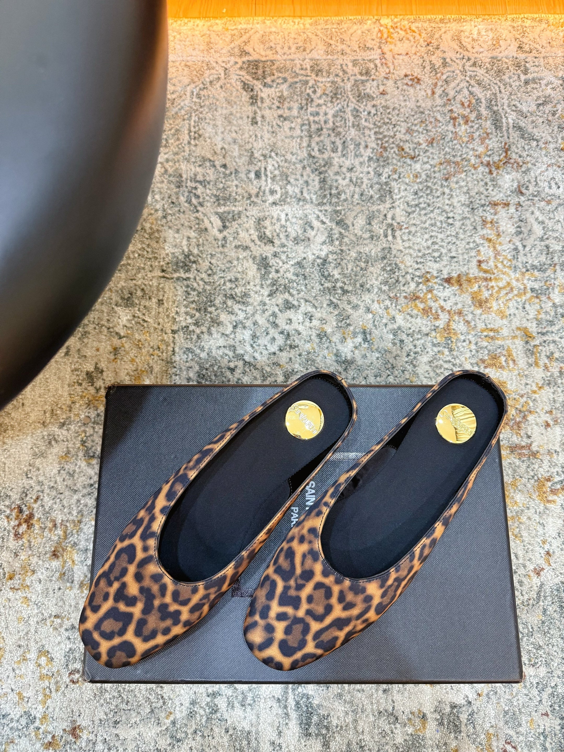 YSL 26S FLAT MULES IN LEOPARD PRINT CANVAS 