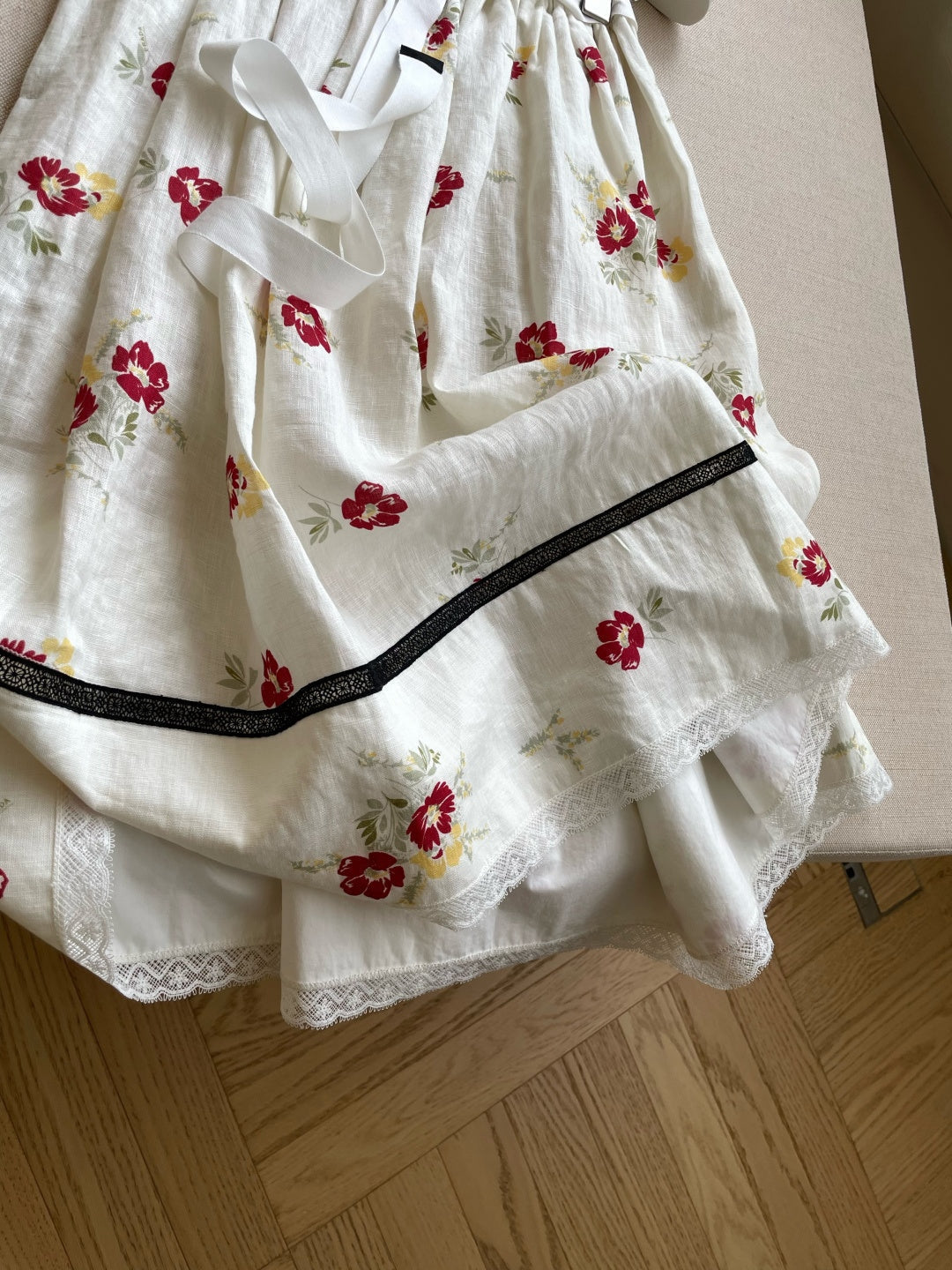 PRADA 26S FLORAL PRINT MIDI SKIRT STYLE 954