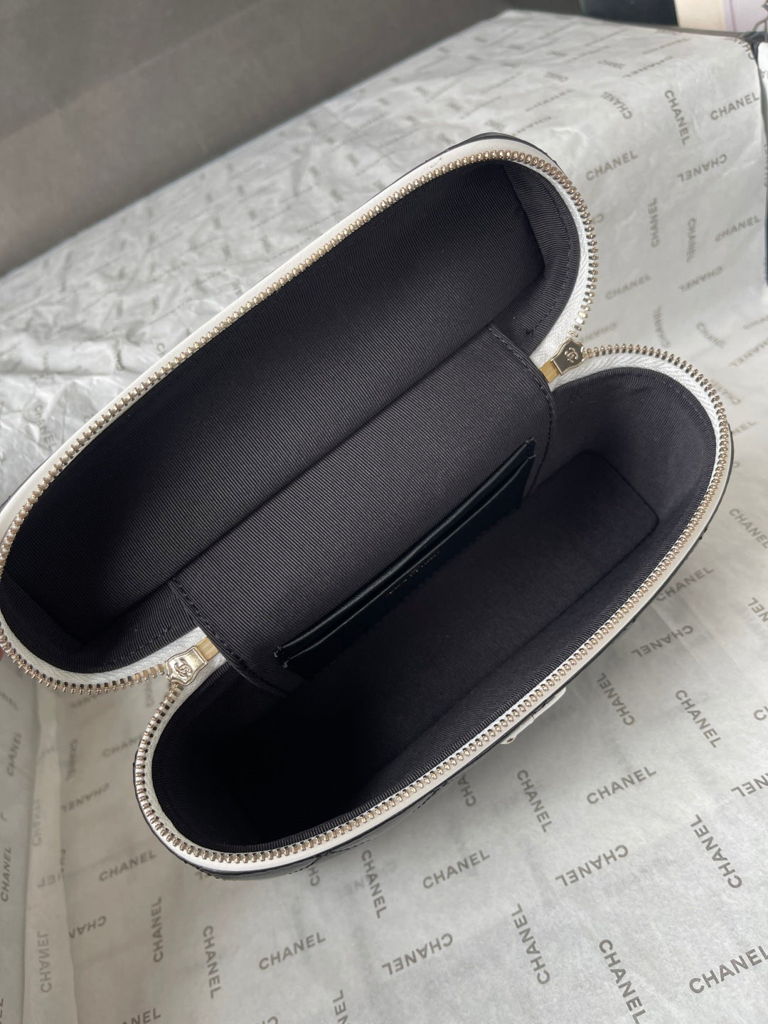 CHANEL 26S VANITY BAG 19 IN BLACK QUILTED LAMBSKIN SILVER HARDWARE