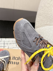 MM x NB SNEAKER IN GREY SUEDE