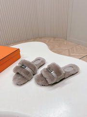 HM 25S ORAN SANDAL IN PALE BEIGE GRAY SHEARLING WITH SILVER HARDWARE