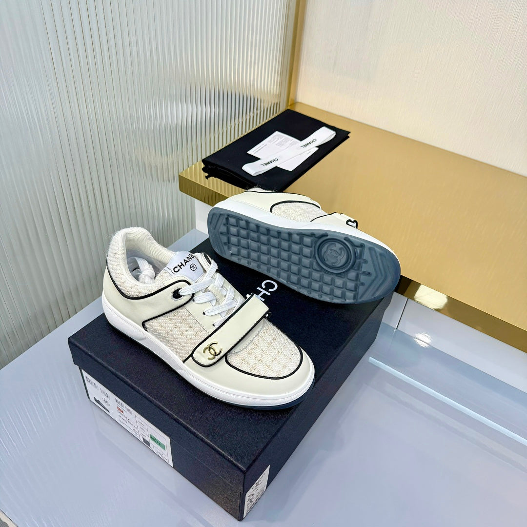 CHANEL 26S SNEAKERS IN WHITE TWEED AND CALFSKIN