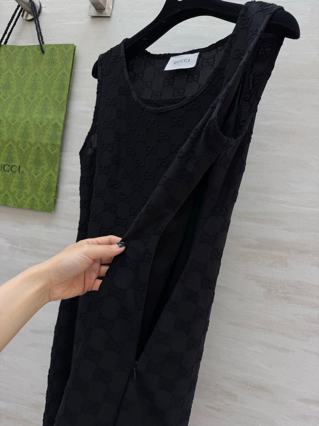 GUCCI 26S SLEEVELESS BLACK DRESS 396