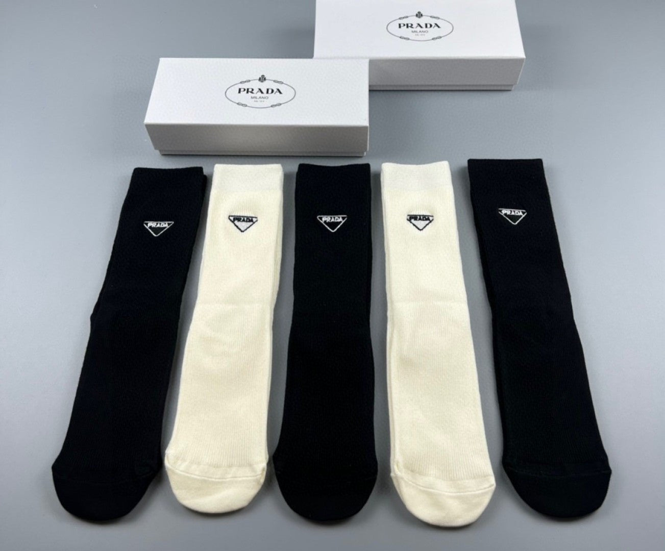 PRADA 26S CREW SOCKS 893687 (1 BOX)