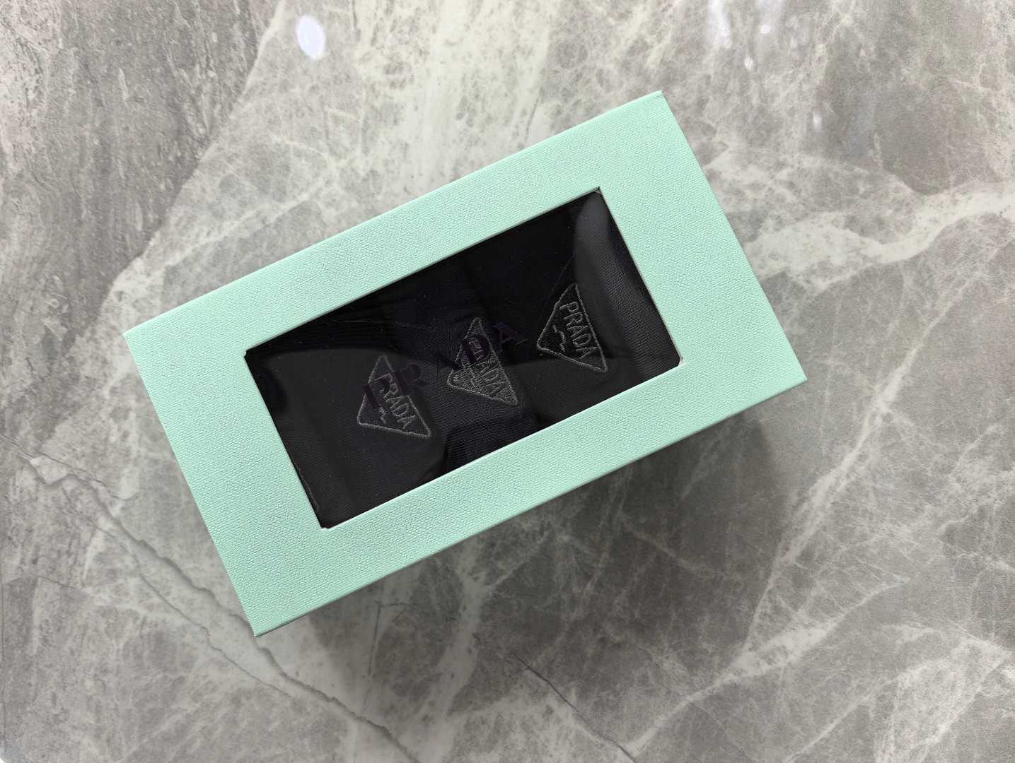 PRADA 26S CREW SOCKS 346562 (1 BOX)