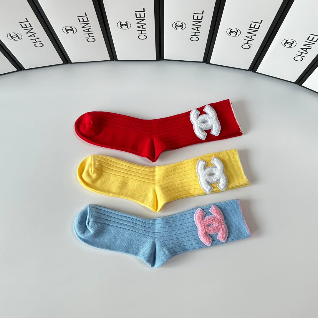 CHANEL 26S CREW SOCKS 389118 (1 BOX)
