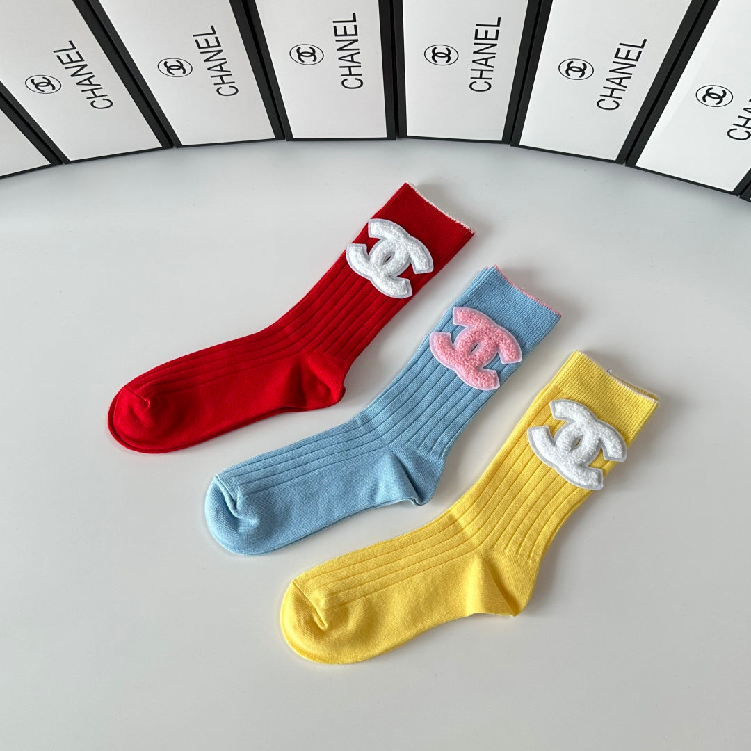 CHANEL 26S CREW SOCKS 389118 (1 BOX)
