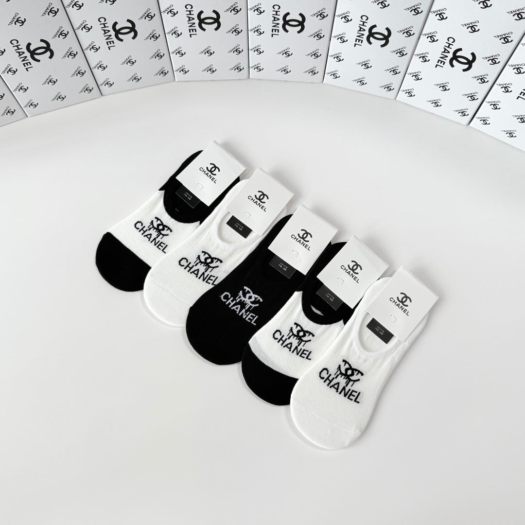 CHANEL 26S NO-SHOW SOCKS 402505 (1 BOX)