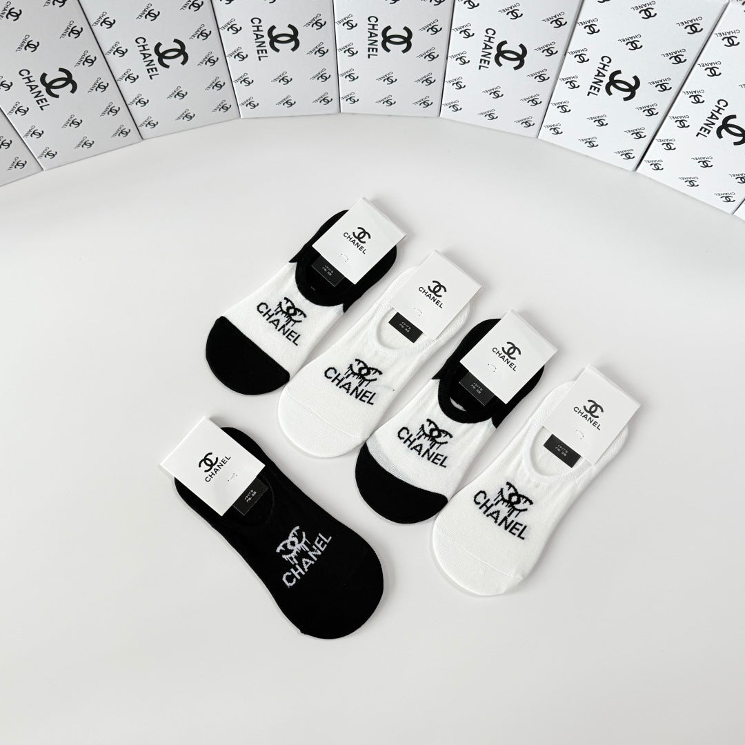 CHANEL 26S NO-SHOW SOCKS 402505 (1 BOX)