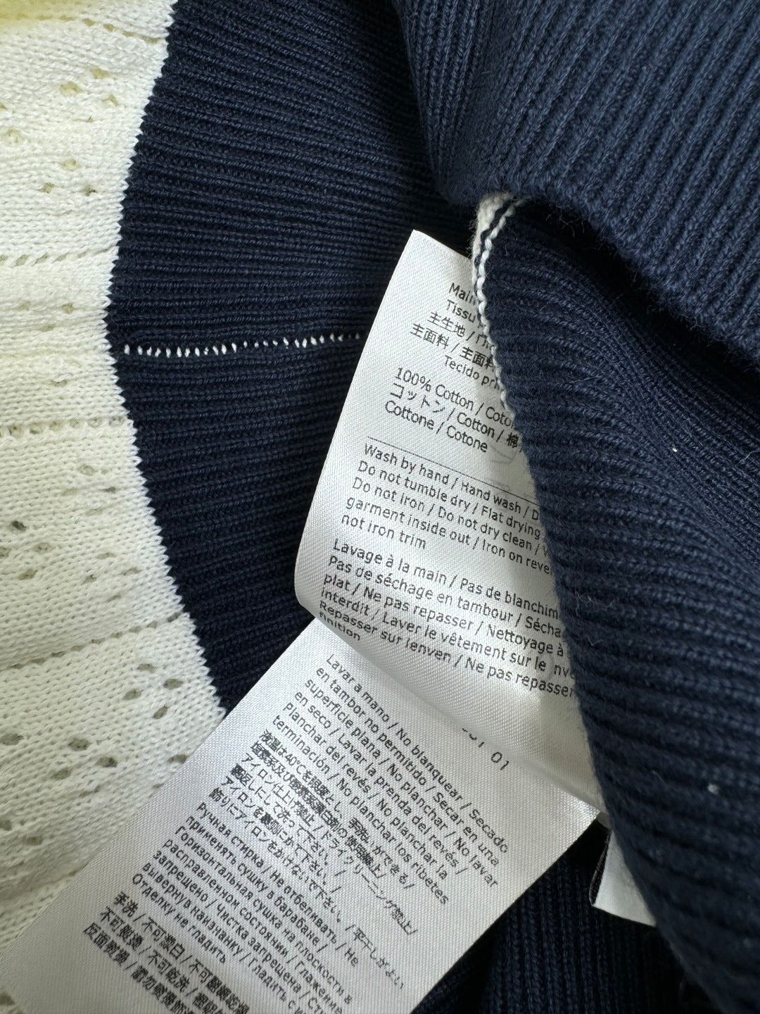 VALENTINO 25S HOLLOW V-NECK BLOUSE 264161