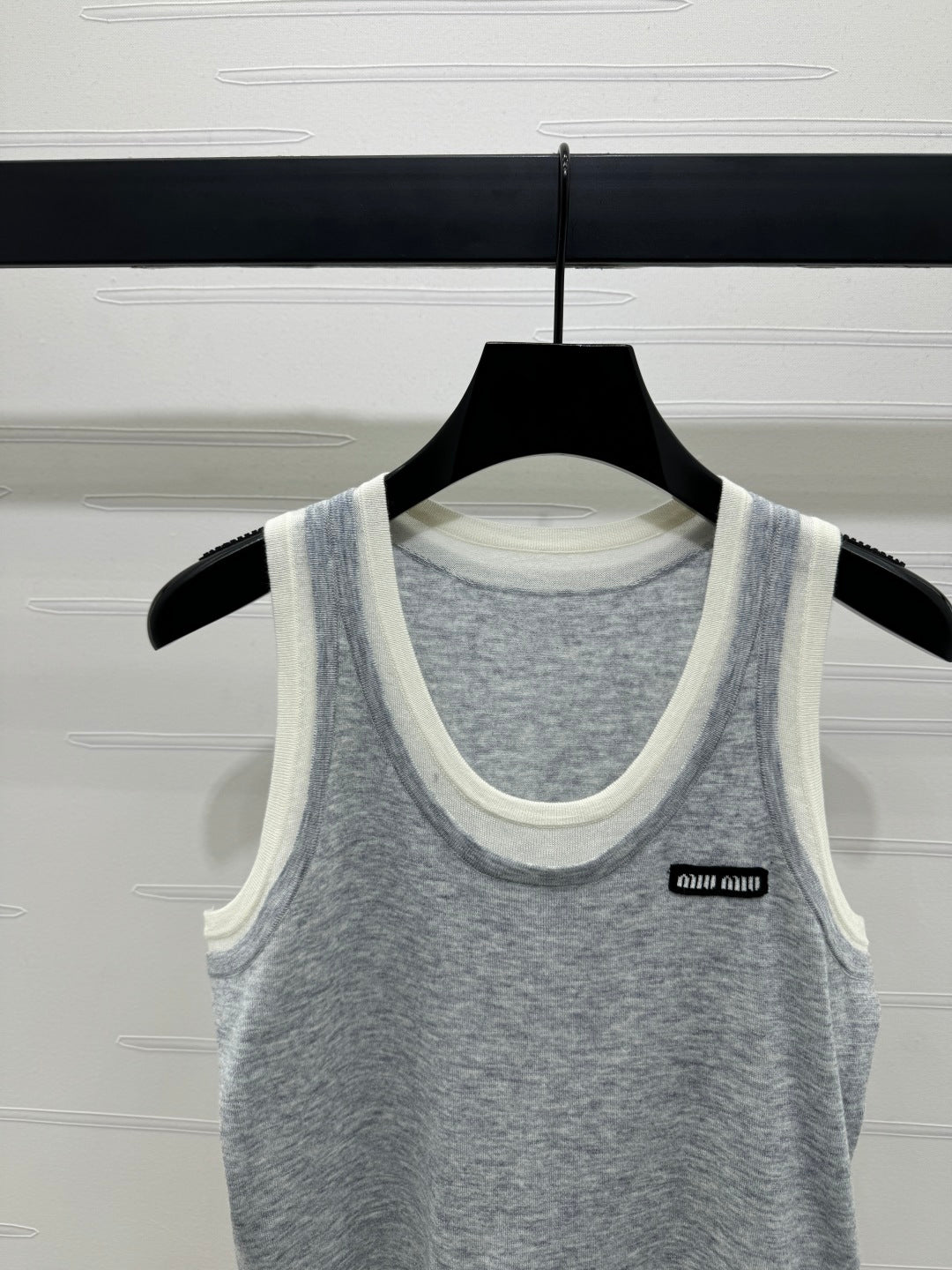 MIUMIU SLEEVELESS TOP 269404